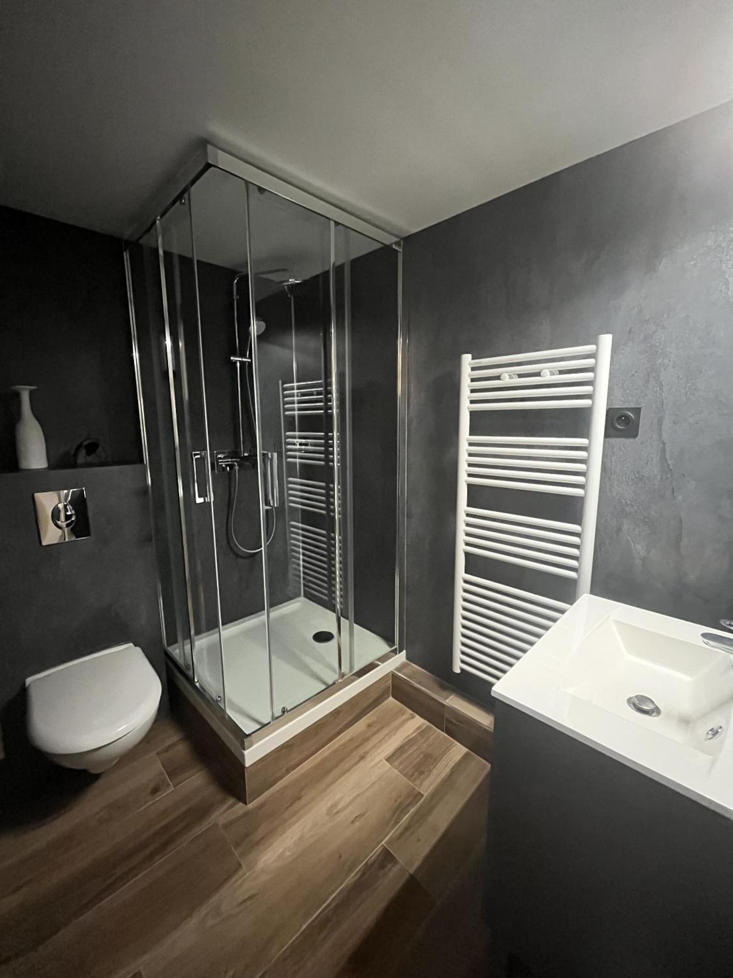 Logis Le Marronnier Hotel Buffon Quarto foto