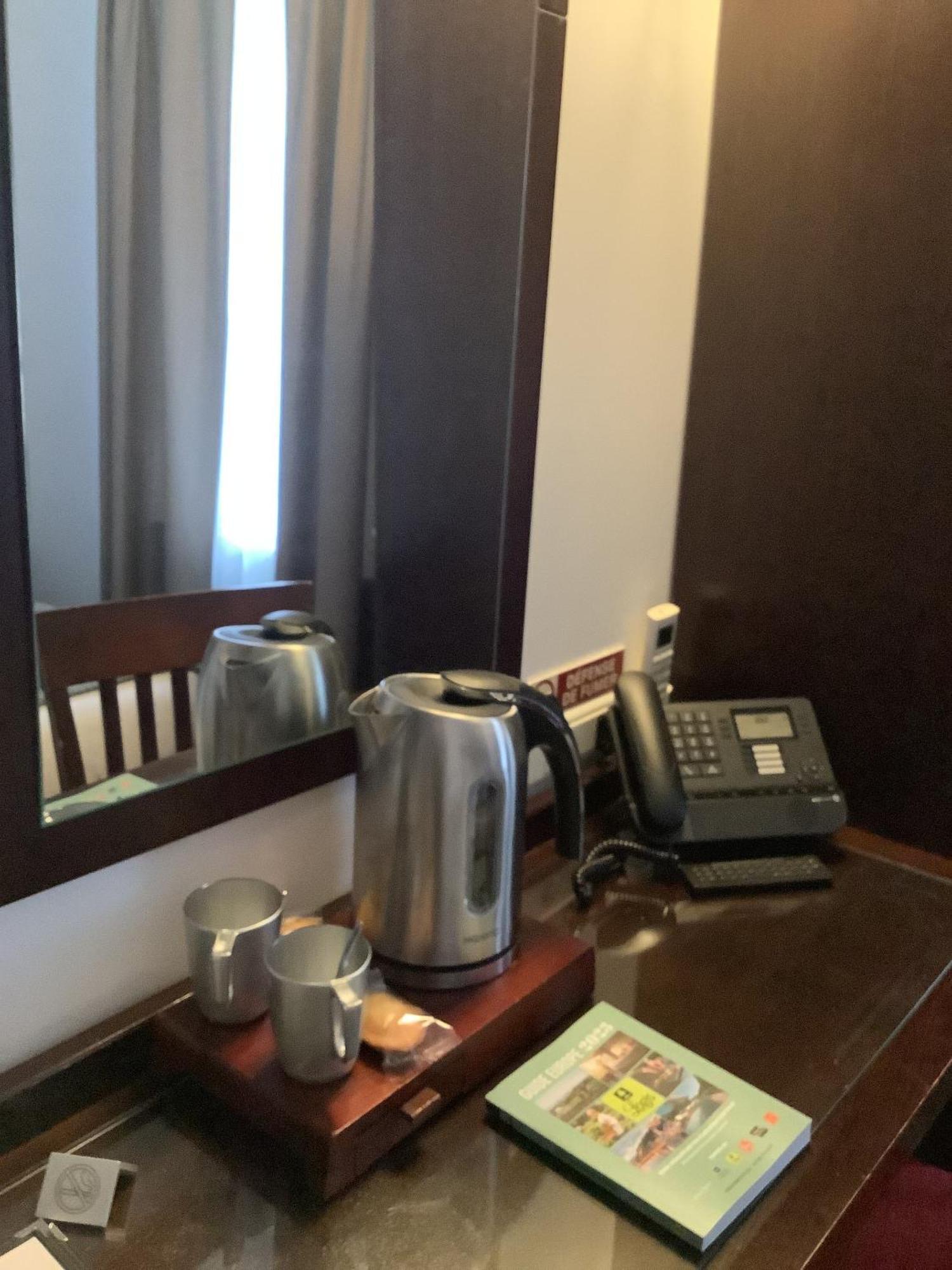 Logis Le Marronnier Hotel Buffon Quarto foto